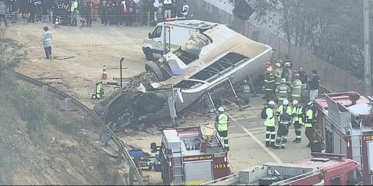 MG: 7 morrem em acidente com ônibus que transportava torcedores do Corinthians