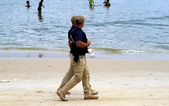 Recém-nascido e três homens são mortos em ataque a tiros na Praia de Tubarão