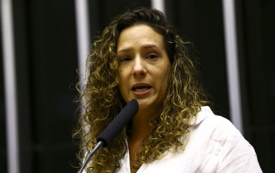 Vereadora viúva de Marielle Franco registra ameaça de estupro