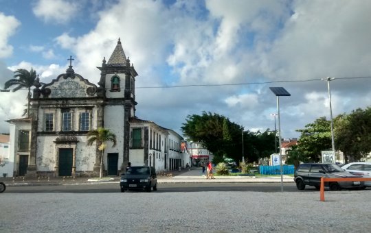 Morador da Boa Viagem é baleado na porta de casa