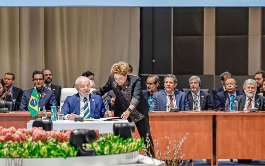 Lula diz que moeda do Brics reduzirá vulnerabilidades