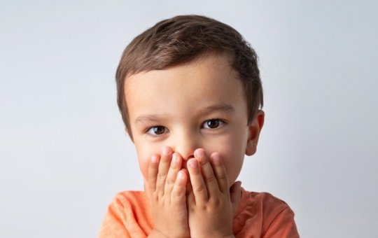 Mutação genética causa a Apraxia de Fala na Infância, mostra estudo