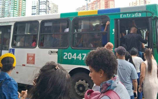 Estudo diz que 36% dos brasileiros passam mais de 1h por dia no transporte