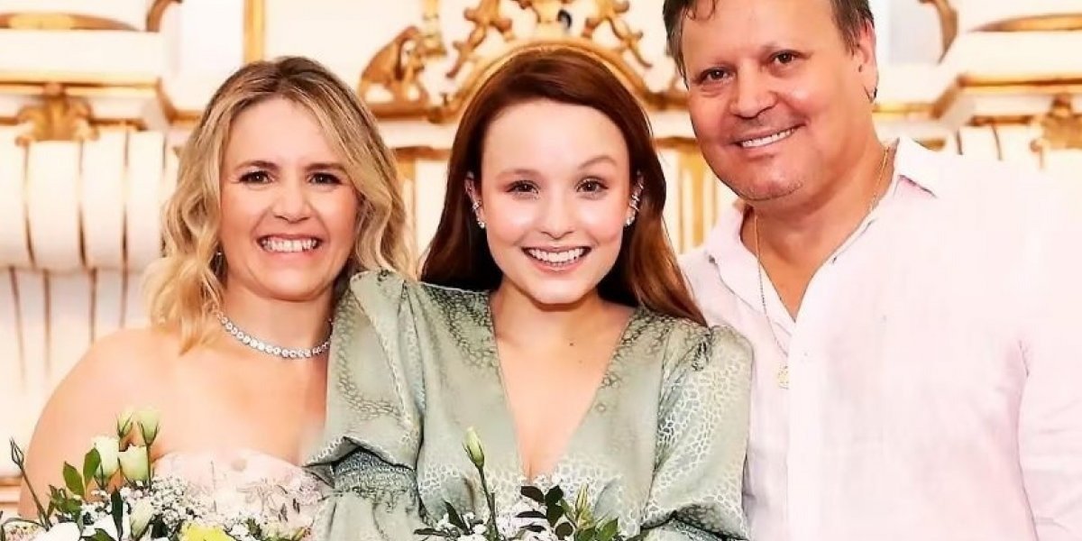 Mãe de Larissa Manoela procurou padre exorcista para salvar família, diz site