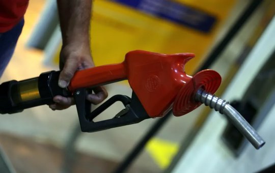 Gasolina sobe a R$ 5,88 e atinge maior patamar em mais de 1 ano