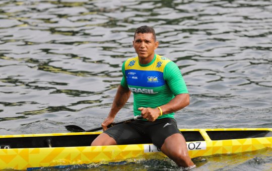 Isaquias Queiroz herda vaga olímpica no Mundial de canoagem