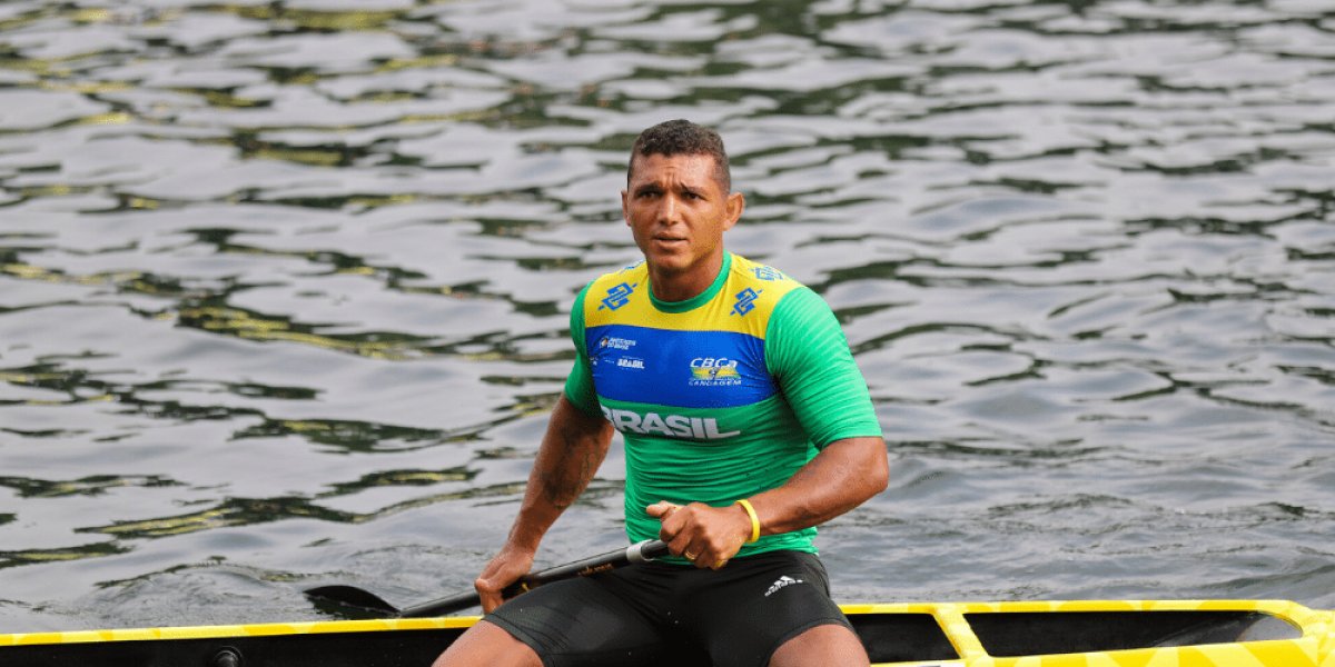Isaquias Queiroz herda vaga olímpica no Mundial de canoagem