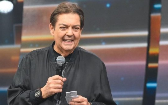 Faustão é extubado e respira sem auxílio de aparelhos, diz boletim médico