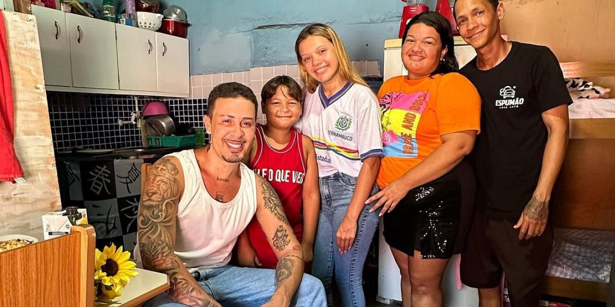 Carlinhos Maia dá casa de presente para nova integrante da turma