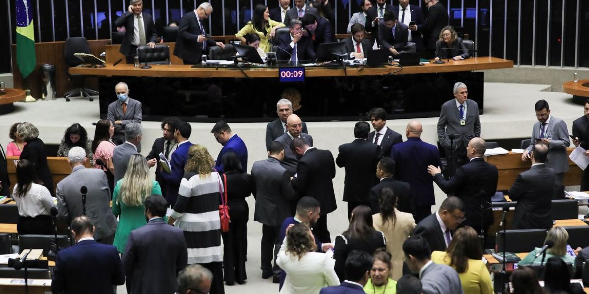 Câmara aprova urgência para proposta de desoneração da folha até 2027