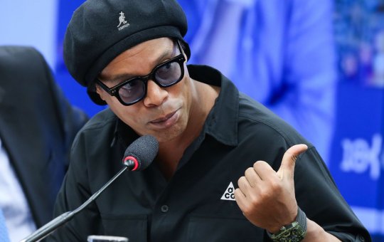 Ronaldinho Gaúcho nega ser dono de empresa de criptomoedas
