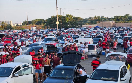 Estacionamento do Barradão já se encontra congestionado para duelo de logo mais