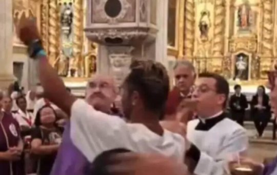 Arquidiocese de Salvador divulga Ato Penitencial de Reparação após confusão