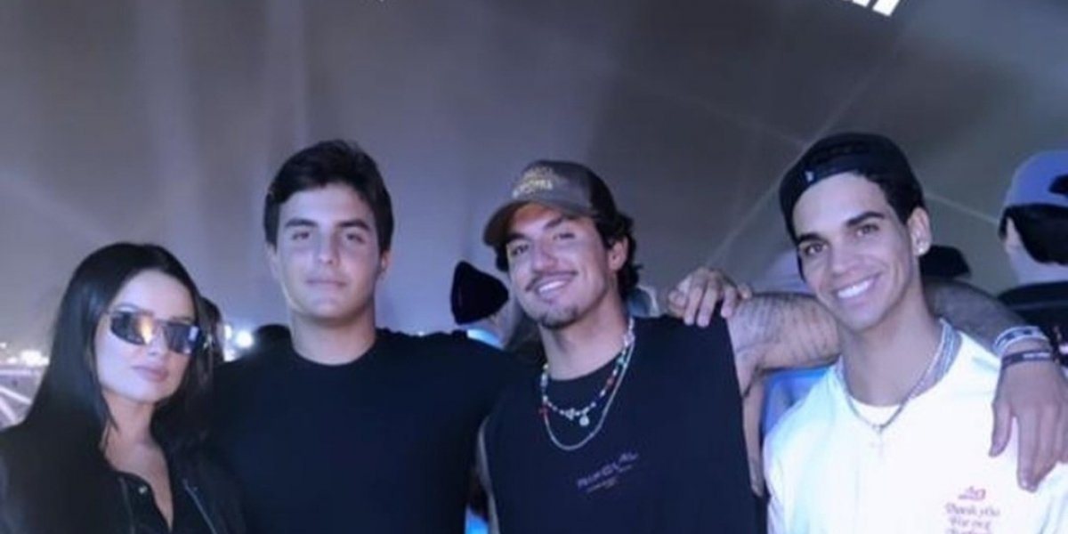 Filho de Ivete Sangalo curte festival de música com famosos