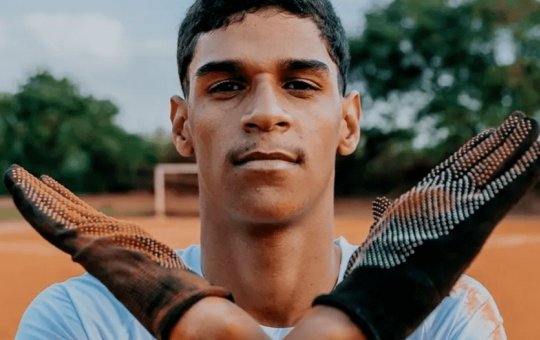 Luva de Pedreiro será pai de menino