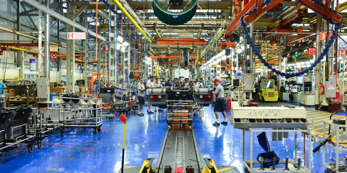 Produção industrial cai 0,6% de junho para julho