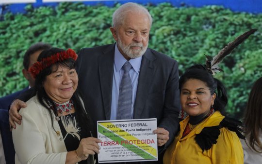 Lula assina demarcação de duas terras indígenas na Amazônia