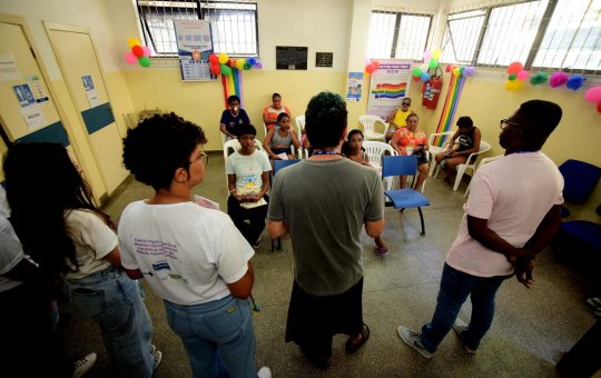 Feira de saúde no Garcia promove saúde integral do público LGBTQIAPN+