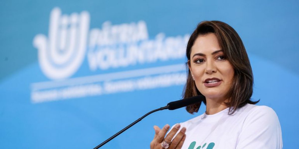 Ex-primeira-dama relembra facada e questiona: ‘quem mandou matar Bolsonaro?’