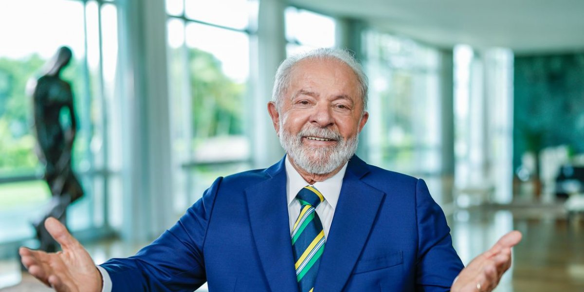 Em pronunciamento, Lula defende democracia e união do país