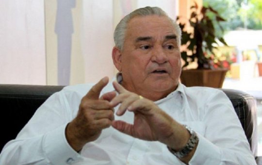 Velório de Raimundo Varela reúne familiares, amigos de trabalho, políticos e fãs