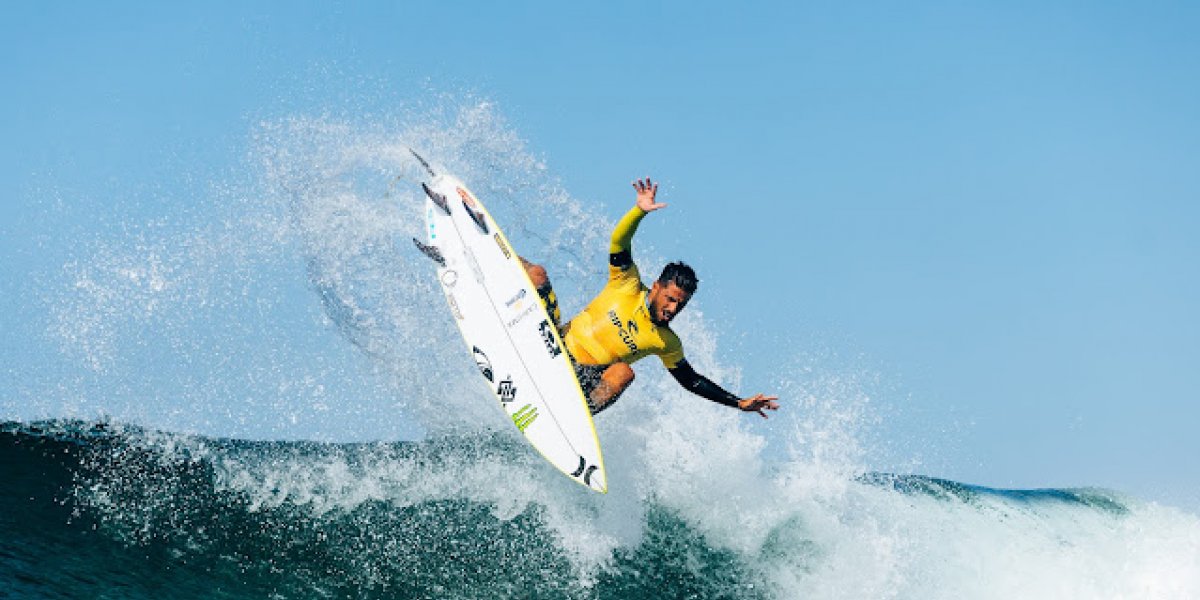 Filipe Toledo é bicampeão mundial de Surfe