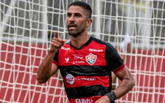 Tréllez comenta derrota do Vitória e alfineta Léo Condé