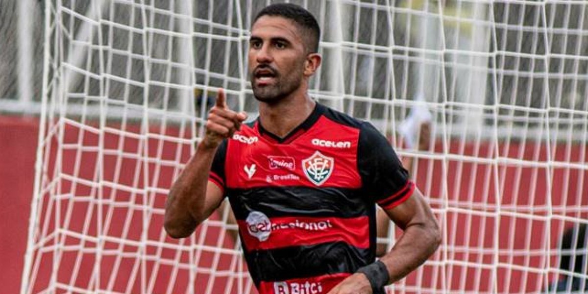 Tréllez comenta derrota do Vitória e alfineta Léo Condé