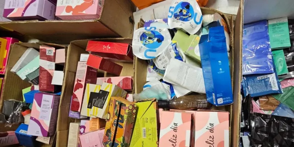 Dupla é presa suspeita de roubar produtos de beleza e calçados no interior da BA