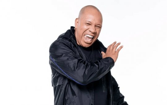 Cantor do Molejo apresenta melhora mas segue internado