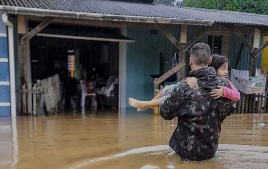 Lula anuncia R$ 1 bilhão do BNDES para o Rio Grande do Sul