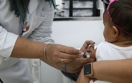 Riscos dos pneumococos para crianças e adultos vão além de pneumonias