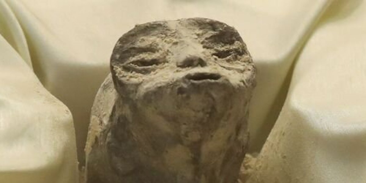 Autoridades mexicanas apresentam supostos cadáveres alienígenas