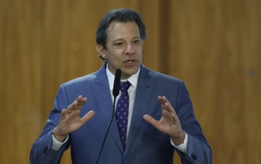 Casa do ministro Fernando Haddad é invadida na madrugada em São Paulo