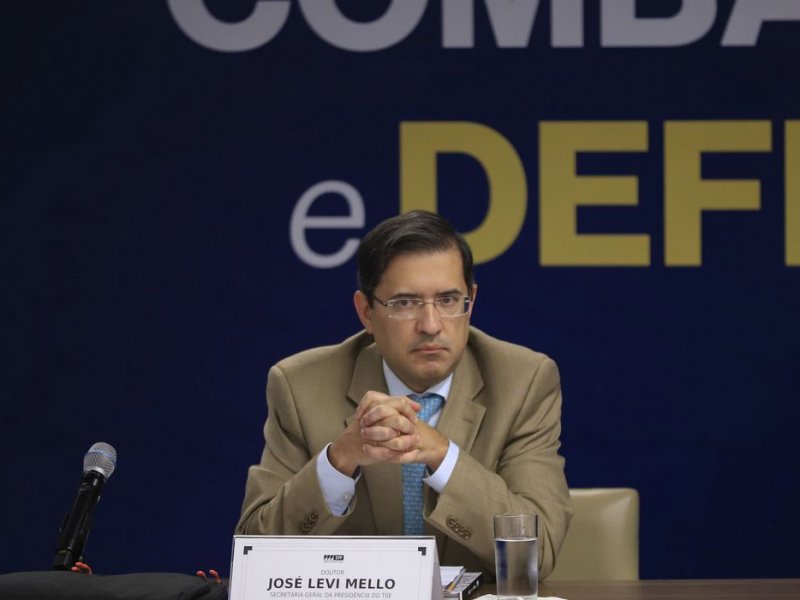 Fake news destrói e mata, diz especialista em seminário no STF