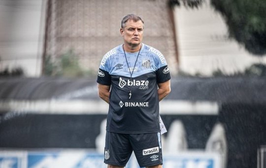 Santos demite Diego Aguirre, auxiliar assume interinamente