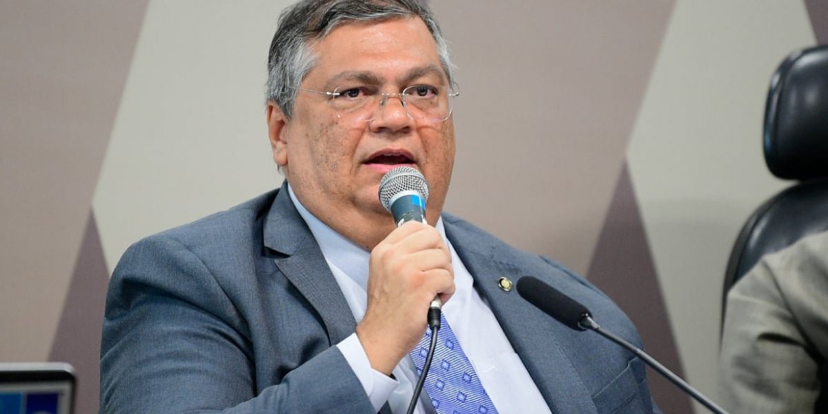 Ministro da Justiça diz que diretor-geral da PF vem à Bahia após morte de agente