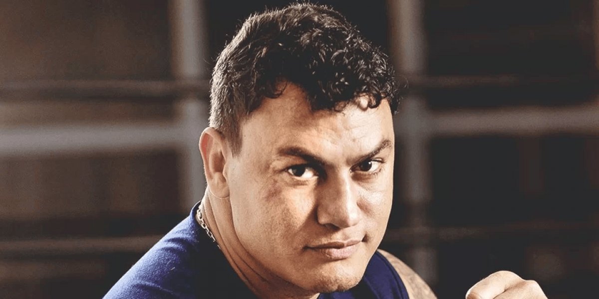 Popó assina contrato de luta e manda recado para Bambam: “Vou te dar um pau”