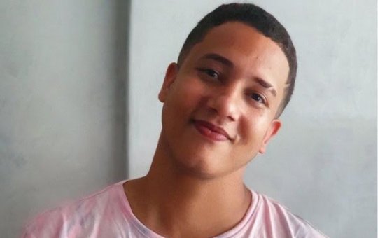 Corpo de baiano que morreu na Europa é enterrado na BA