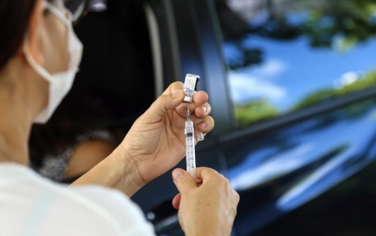 Salvador retoma vacinação de Covid-19 e gripe nesta segunda-feira
