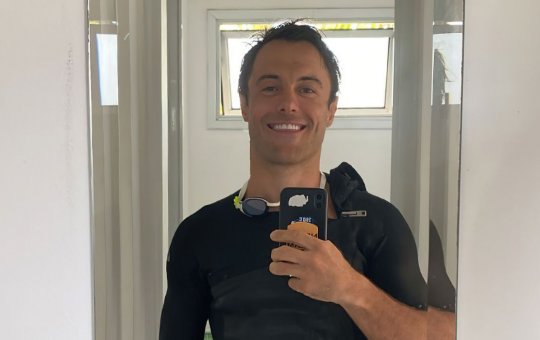 Kayky Brito tem melhora e começa fisioterapia e fono, de acordo com boletim