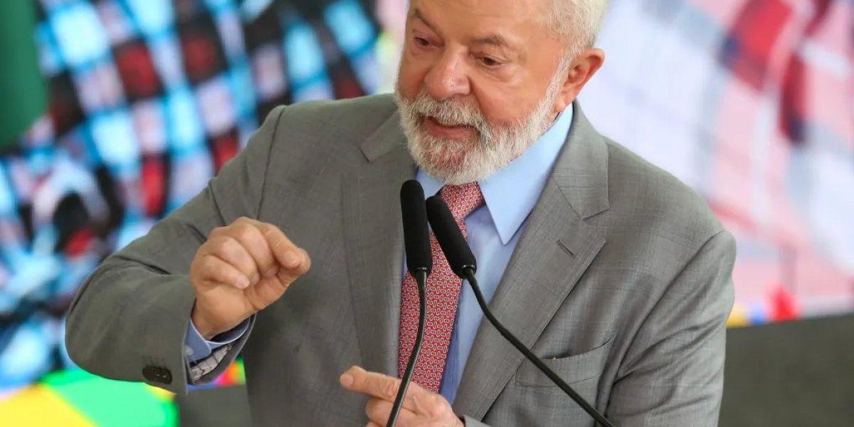 Lula gasta mais no cartão corporativo do que Bolsonaro, Temer e Dilma