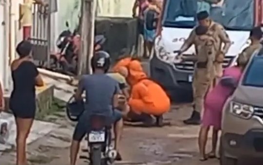 Mulher diz que foi empurrada por companheiro após cair de 1° andar na Bahia