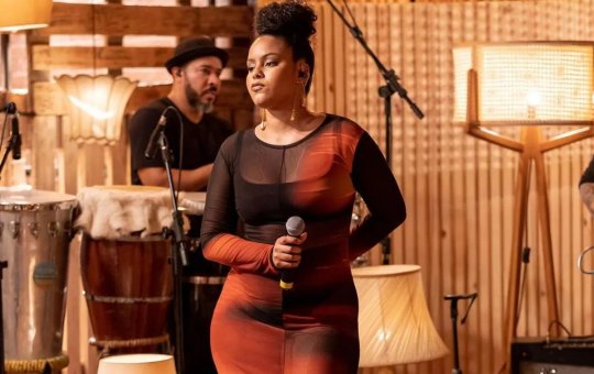 Rachel Reis recebe indicação ao Grammy Latino 2023 com seu álbum de estreia
