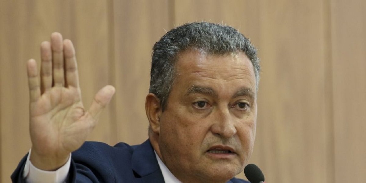 Rui Costa deixa coletiva e não responde sobre aumento da violência na Bahia