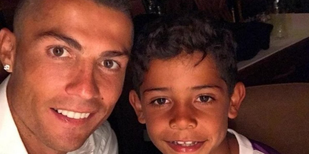 Filho de Cristiano Ronaldo aparece com camisa do Flamengo e web reage