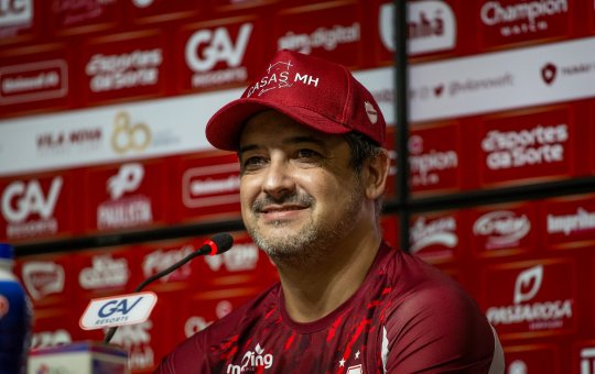 Vila Nova, adversário direto do Vitória, demite treinador