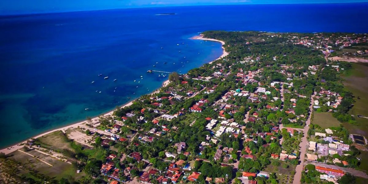 Corpo de homem que desapareceu após se afogar em praia turística BA é encontrado