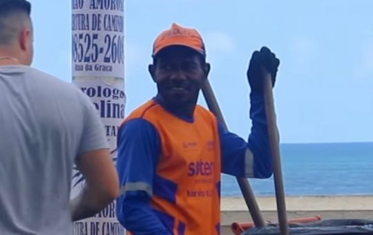 Funcionário da LIMPURB cai em pegadinha e tem reação surpreendente, veja