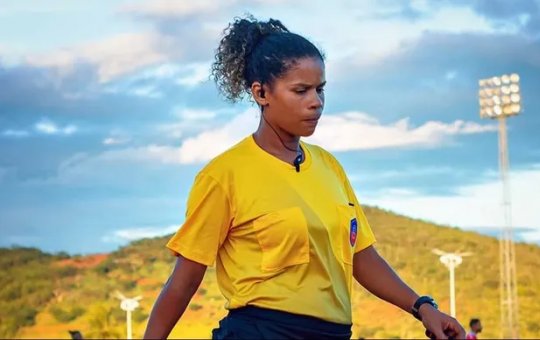 Assistente de arbitragem morre depois de passar mal durante partida de futebol